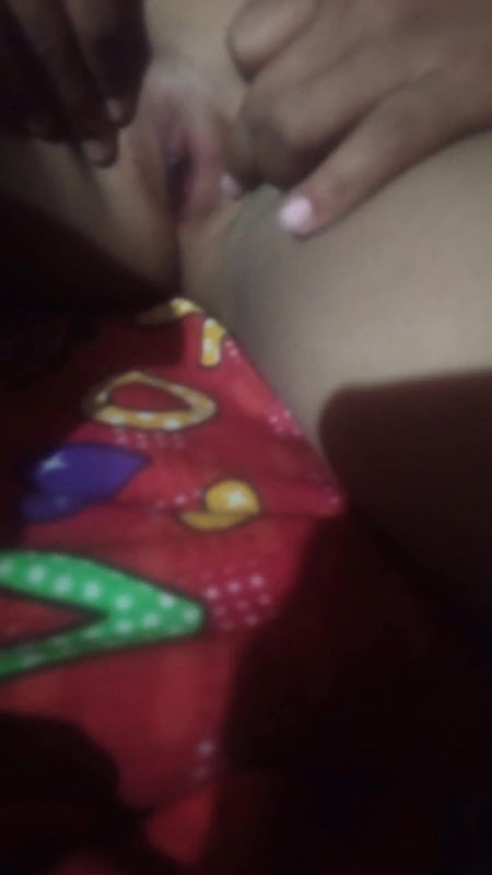 Sony ki choti bahan ki choot.