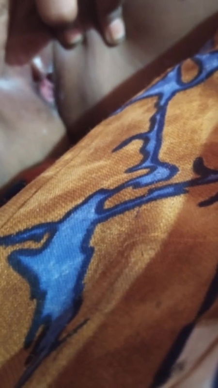 Sony ki choti bahan ki choot.