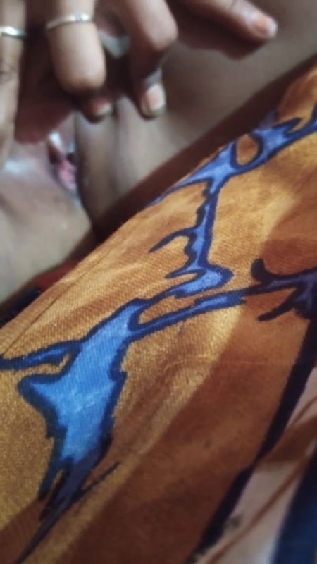 Sony ki choti bahan ki choot.