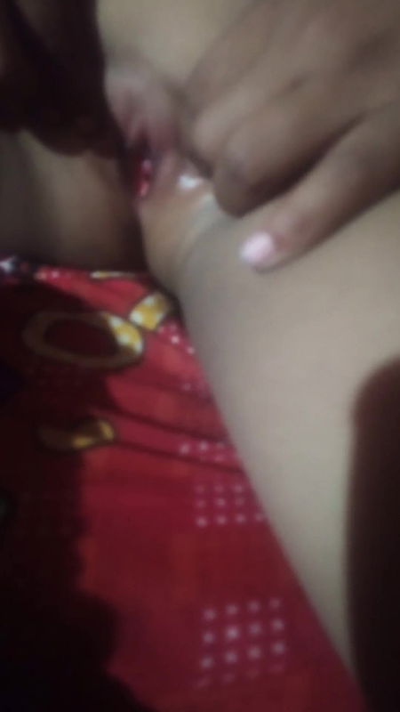 Sony ki choti bahan ki choot.