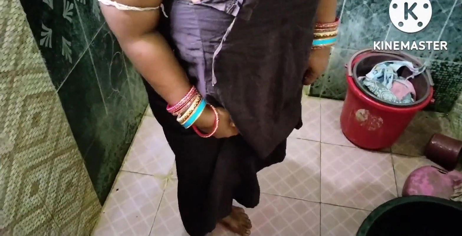 Stepmom payals nude bath after kitchen hard fuck.