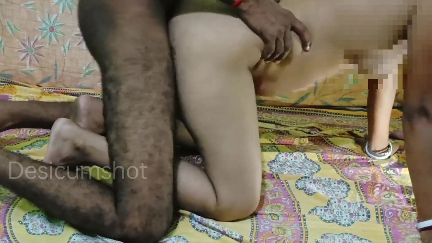 XXX Desi slut milf Indian unsatisfied wife dogging by her customer very roughly.