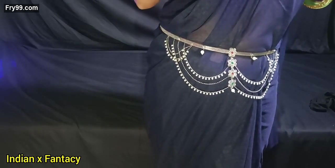 Xxx Indian bhabhi fucked with her neighbour in saree,Desi lover homemade video hot and sexy bhabhi closeup sex.