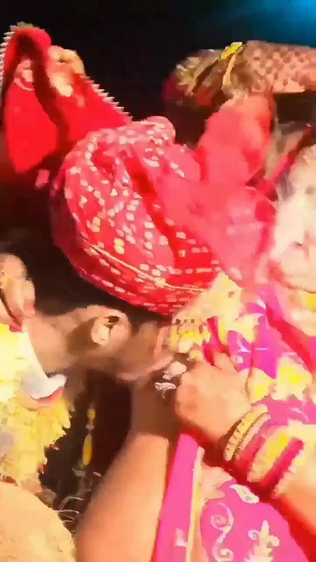 Doodh ka karz bhol na jana