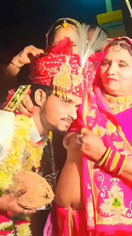 Doodh ka karz bhol na jana