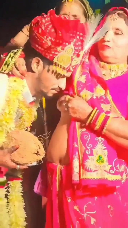 Doodh ka karz bhol na jana