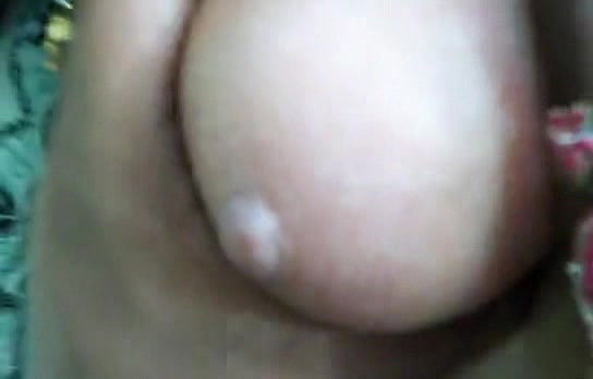 Bengoli Beautiful Teen Girl Showing boobs and back to her lover in park