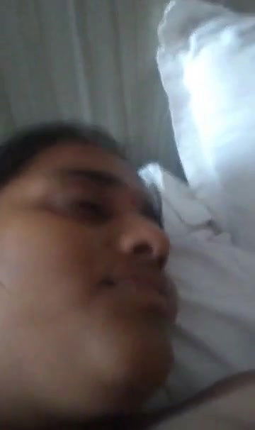 Hot Tamil Girl Enjoying with Lover in Hotel Pic’s+Video