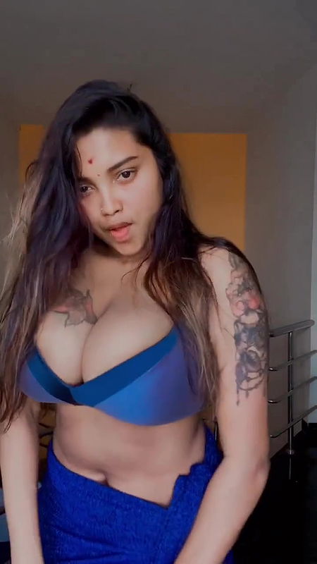 Hot South Indian babe Bigboobs