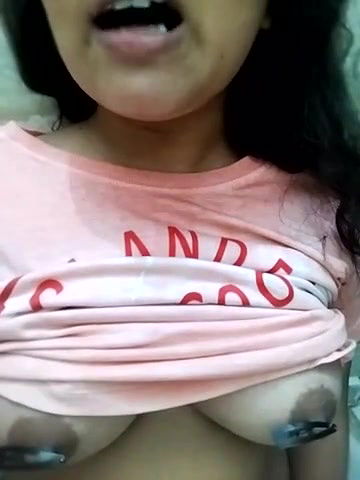 _sara_2001 Showing Boobs with Hair Clips on Nipples on StripChat Live