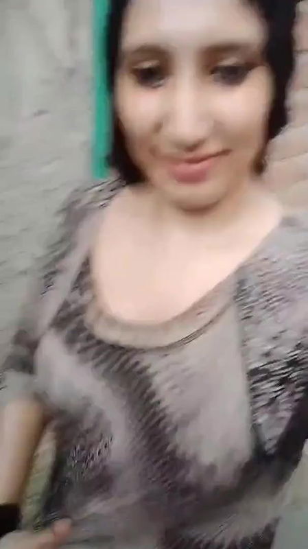 Very hot girl nude boob show