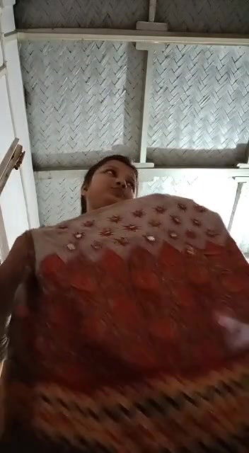 Big Boobs Desi Girl Showing