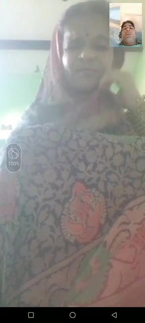Mature bhabhi showing to lover