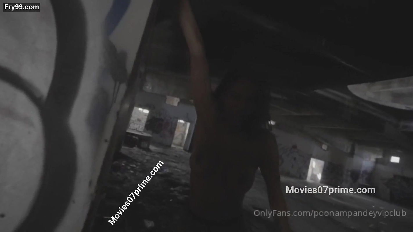 Banana F*ck – Poonam Pandey