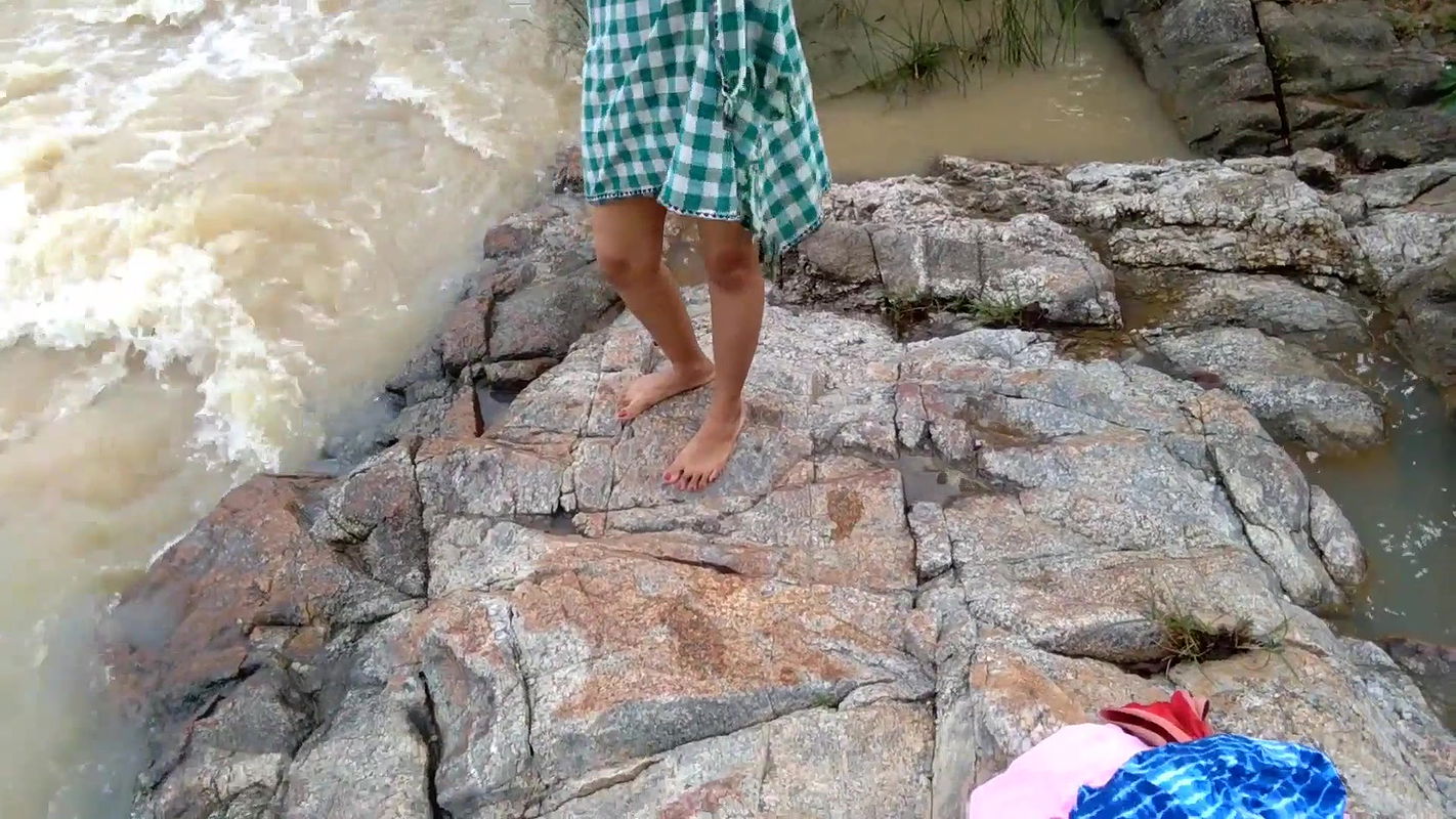 Fucking y. Wife In River During Bath