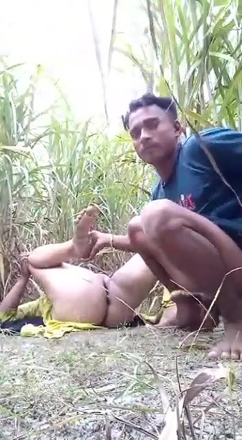 Desi village bhabi fucking with husband best friend