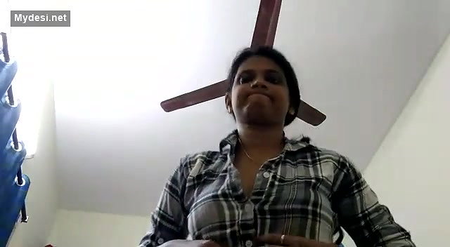 Maya bhabi open her t-s