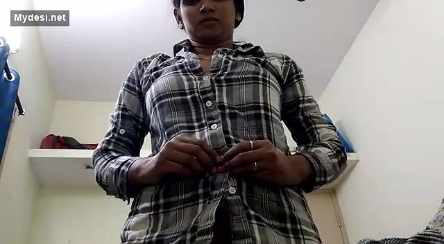 Maya bhabi open her t-s