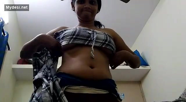 Maya bhabi open her t-s