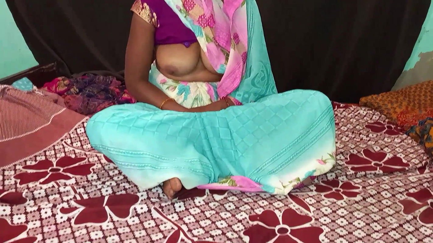 Baddie redbone paints dick with cream while riding