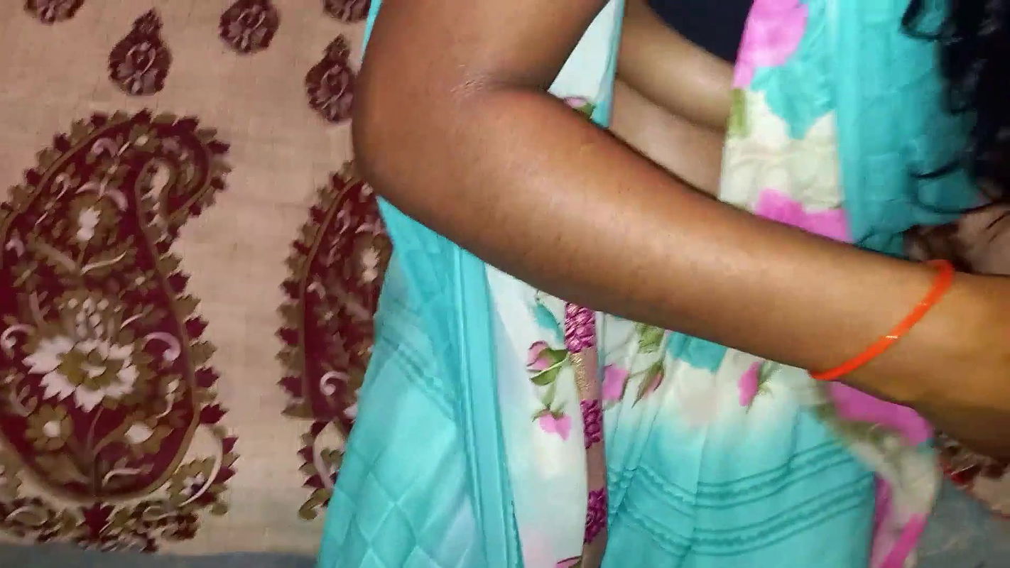 Desi aunty affair with her husband friend hindi audio