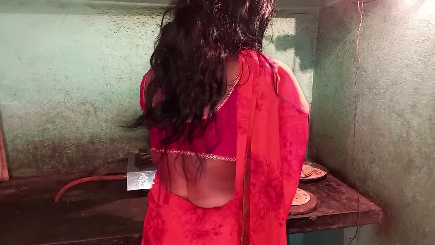 Servant Enjoys Sex And Fucking Curry Mistress In Kitchen