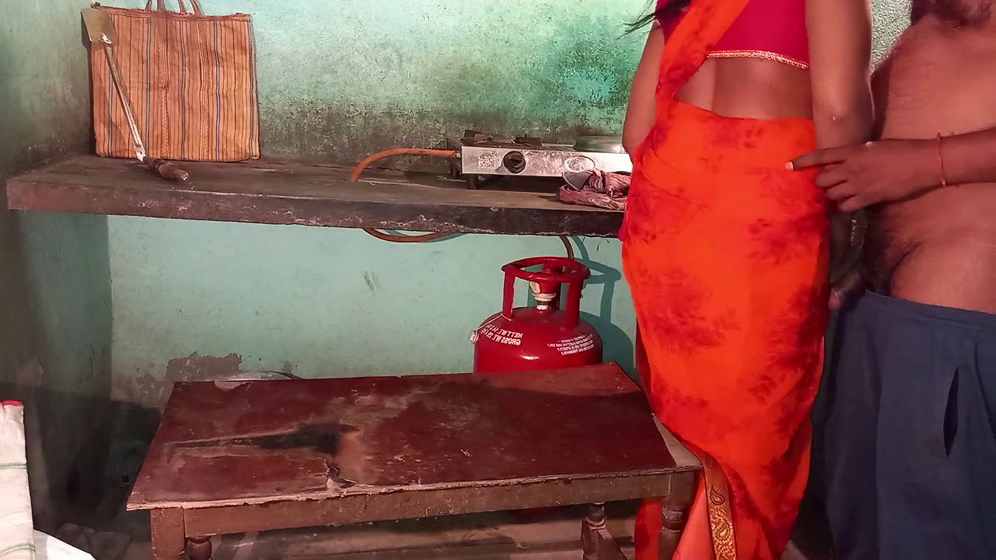 Servant Enjoys Sex And Fucking Curry Mistress In Kitchen