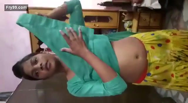 Sexy Desi Girl Strip Her Cloths and Showing Her Nude Body To Lover
