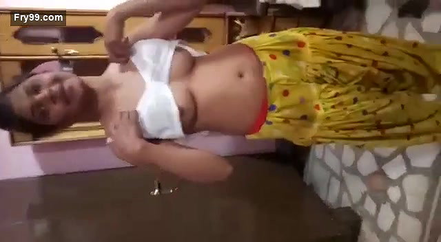 Sexy Desi Girl Strip Her Cloths and Showing Her Nude Body To Lover