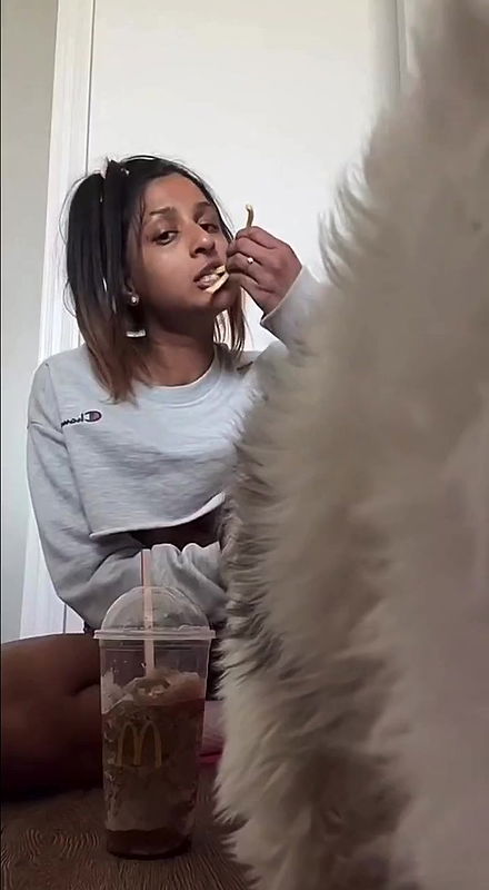 Insta Babe Accidentally Boob Show