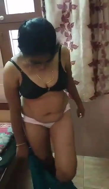 Mallu Wife Strip Her Cloths and Boobs Sucking
