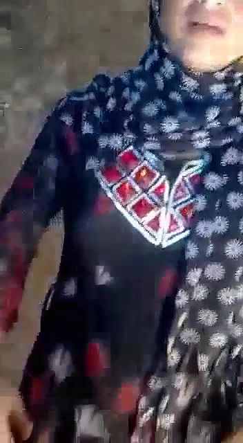 Pathani Girl Showing Boobs & Pussy – with Pashto Audio