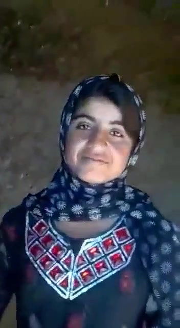 Pathani Girl Showing Boobs & Pussy – with Pashto Audio