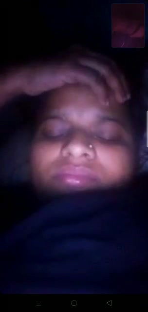 Bhabhi showing to lover