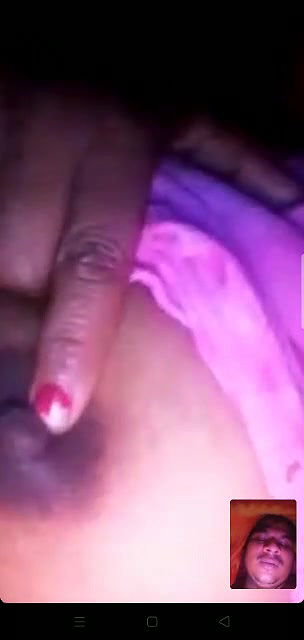 Bhabhi showing to lover