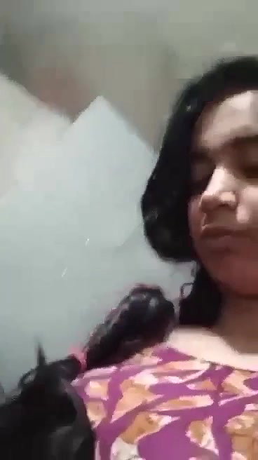 Beautiful Girl Showing Boobs & Pussy