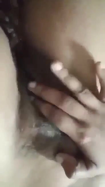 Beautiful Girl Showing Boobs & Pussy