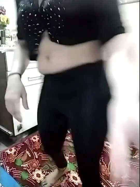 Diya_Roy95 aka mahimagicgirl Dancing & Showing Boobs on Live ~ with Face