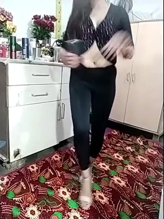 Diya_Roy95 aka mahimagicgirl Dancing & Showing Boobs on Live ~ with Face