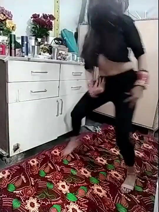 Diya_Roy95 aka mahimagicgirl Dancing & Showing Boobs on Live ~ with Face