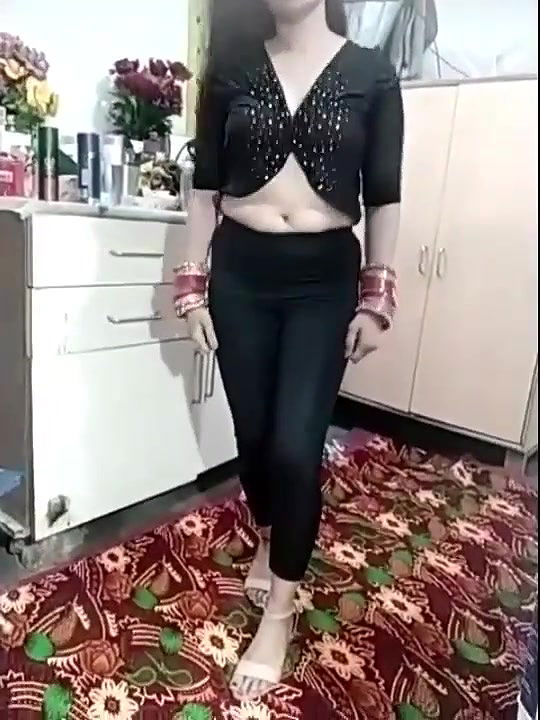 Diya_Roy95 aka mahimagicgirl Dancing & Showing Boobs on Live ~ with Face