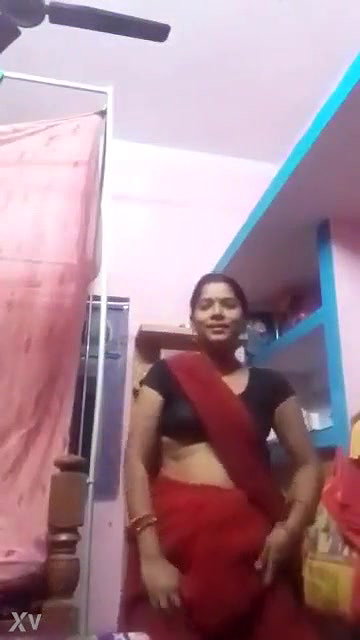 Desi Village Bhabhi Shows Her Pussy
