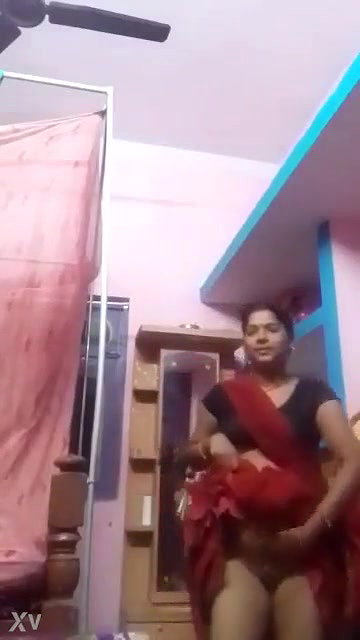 Desi Village Bhabhi Shows Her Pussy