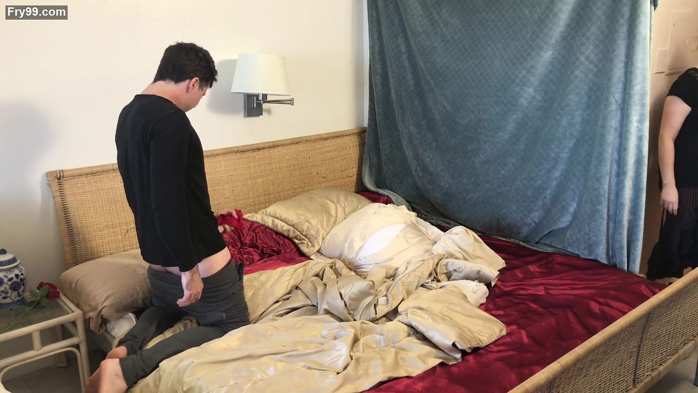 Stepmom gives stepson a handjob after husband dies – Erin Electra