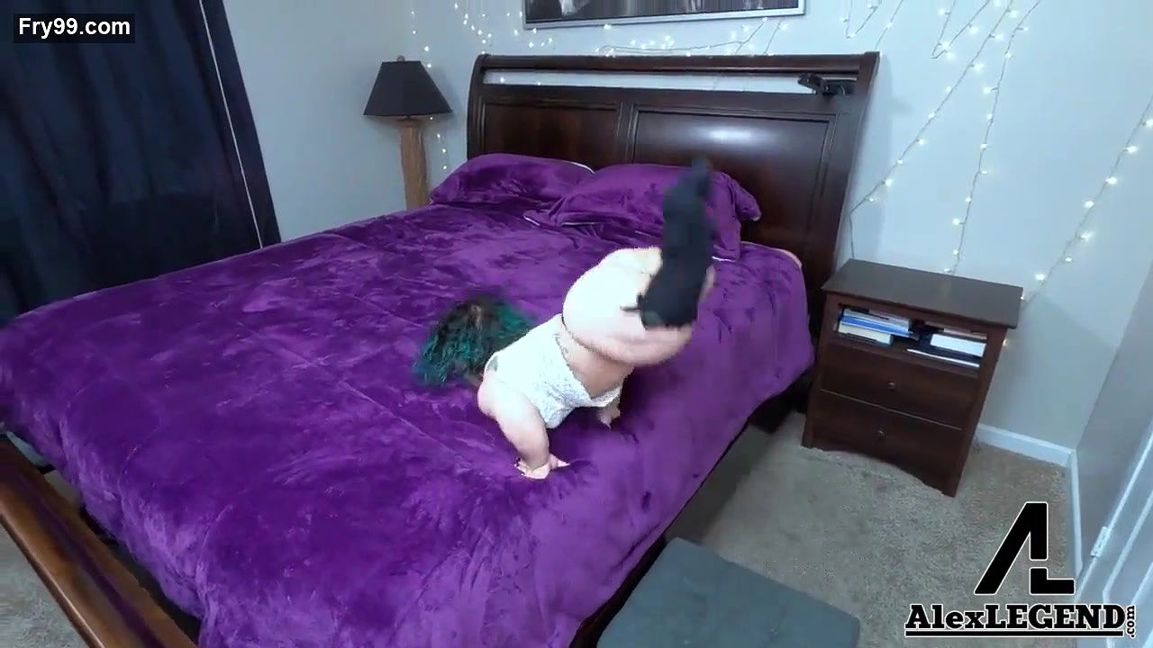 Alex Legend Fucks Little Person Sassee Cassee!!