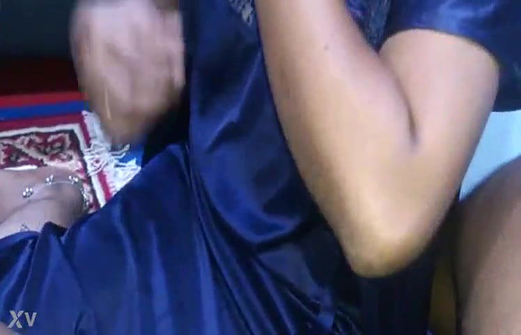 Desi bhabi sexy boobs