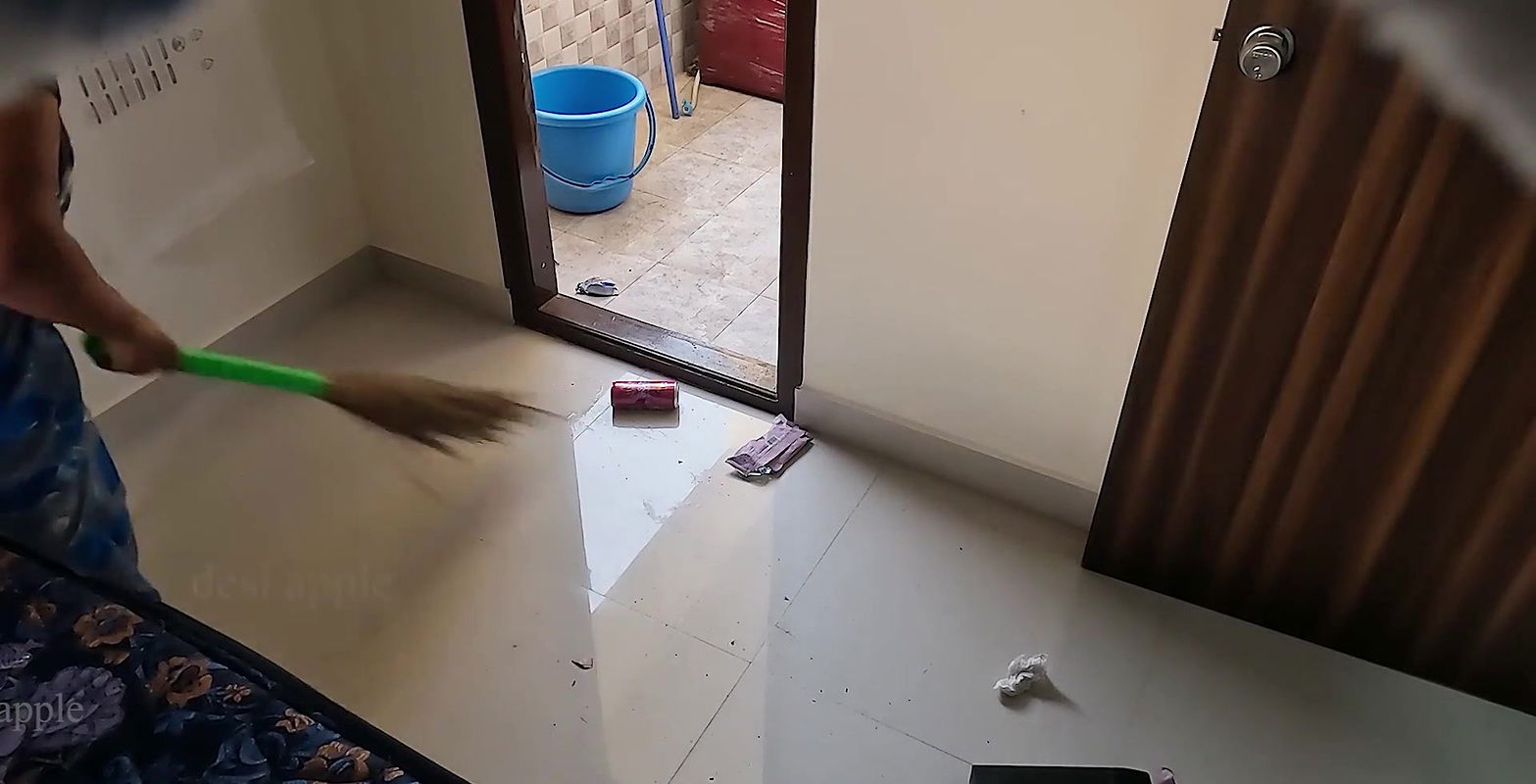 Tamil maid swathi sucking owner dick