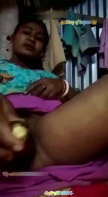Village Bhabhi Masturbating