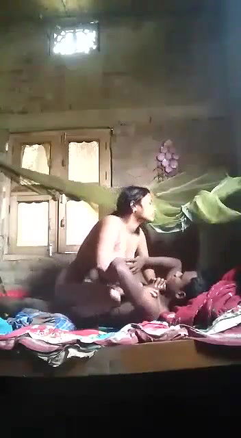 Desi village couple fucking,riding