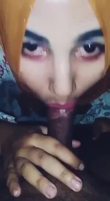 Sexy Hijabi Girl Blowjob
